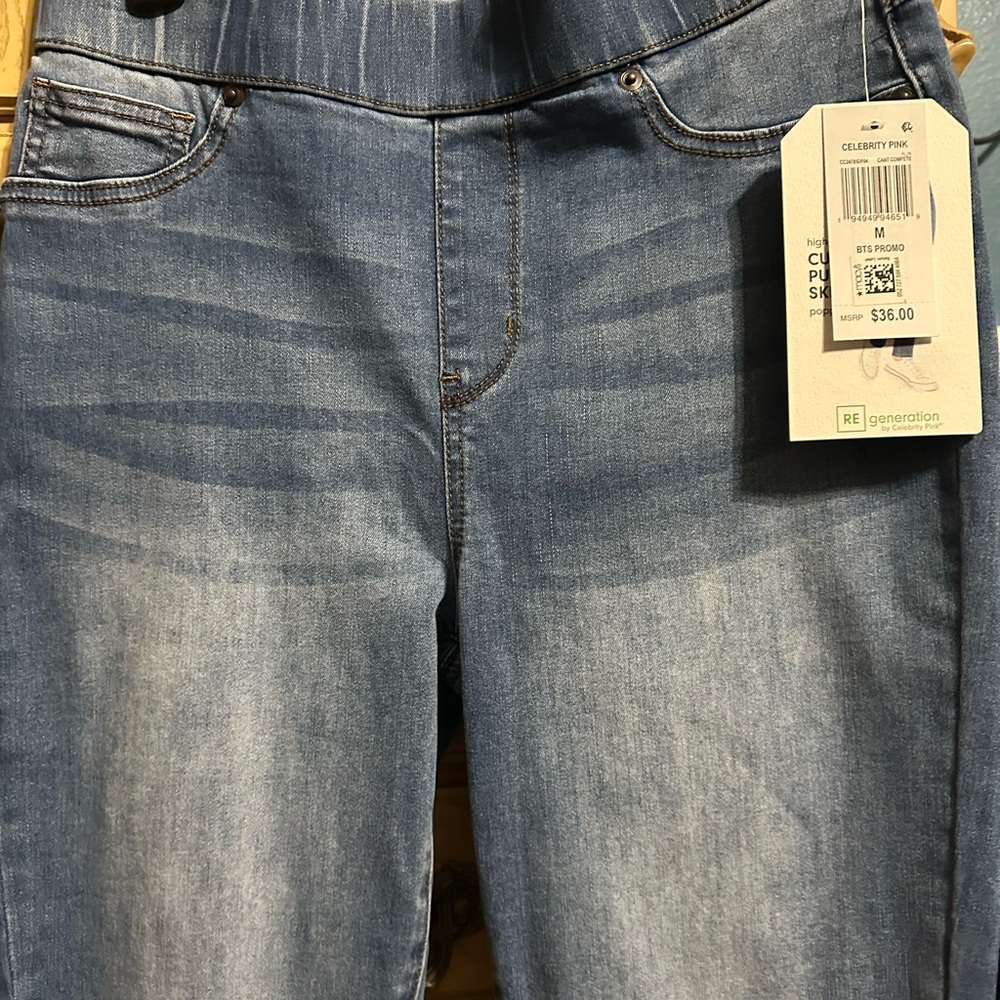 New Macy’s Celebrity Pink Junior’s Denim Jeggings